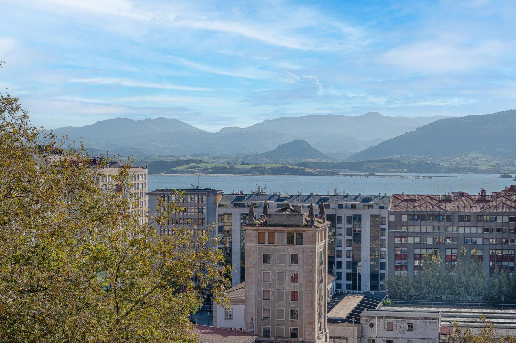 Apartamento En El Corazon De La Ciudad Junto A Las Estaciones Santander Eksteriør bilde